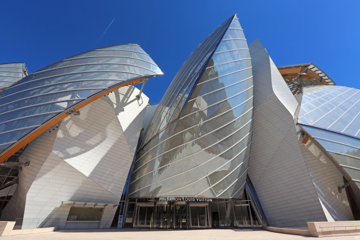 Façades vitrées et verrières de la fondation Louis Vuitton