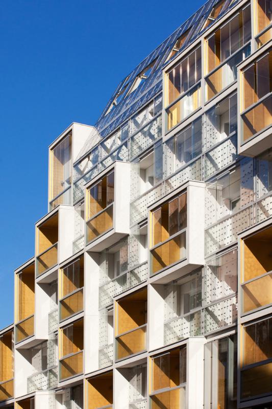 Loggias et balcons orientés sud, donnant sur la rue Riquet.