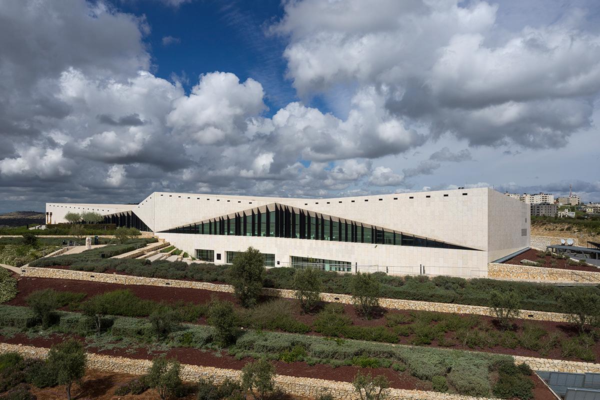 Le musée Palestinien au sommet de la colline de Bir-Zeit.