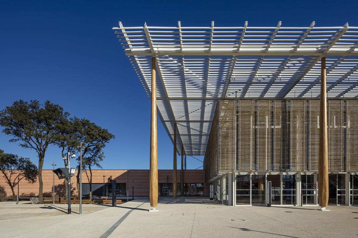 Gare De Nimes Pont Du Gard Tess